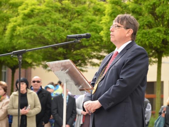 Polická Věra Kašíková převzala pamětní plaketu pro významnou osobnost