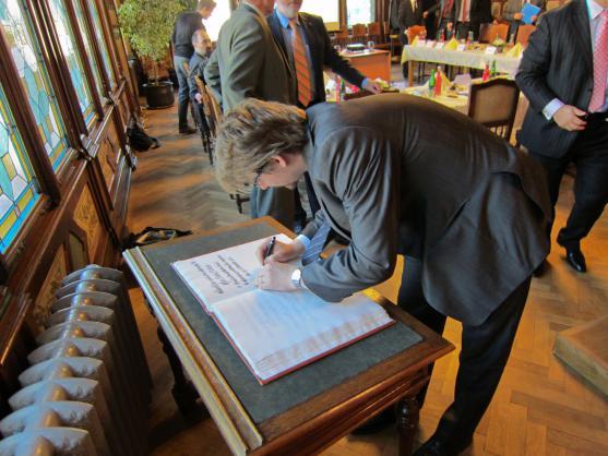 Ministr dopravy Pavel Dobeš slíbil Náchodu 38 milionů korun na úpravy kruhových objezdů