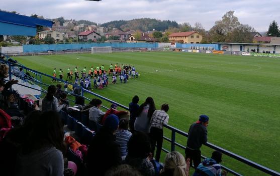 Dne dětských domovů s fotbalem v Náchodě se zúčastnily i broumovské děti