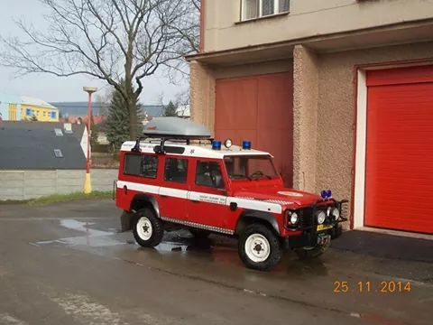 Poličtí hasiči dostali k užívání terénní automobil Land Rover