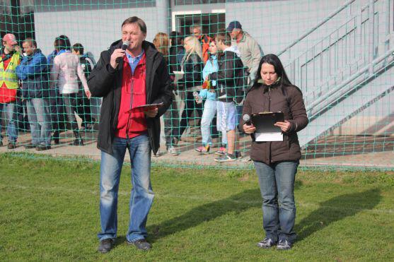 Poslankyně Zdeňka Horníková zahájila fotbalové derby v Broumově