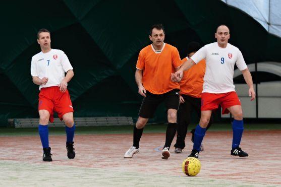 Tým starostů po penaltovém rozstřelu své loňské vítězství v teplickém turnaji neobhájil