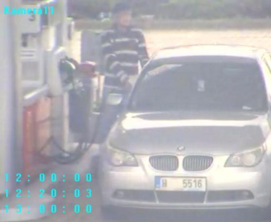 Policisté žádají veřejnost. Pozná někdo muže, který ukradl BMW?