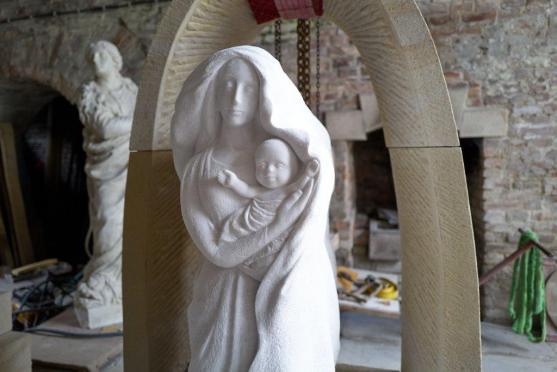 S Milanem Schirlem o nové soše Panny Marie před kostelem v Polici nad Metují