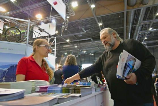 Je libo Cesta kamene nebo Festival zážitků? Královéhradecký kraj zve v Brně na aktivní dovolenou strávenou na kole