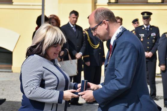 S Evou Blažkovou o ocenění hejtmana Královéhradeckého kraje