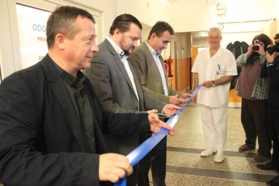 Rozhovor s Ing. Alešem Cabicarem při otevření zrekonstruovaného oddělení následné a dlouhodobé péče v broumovské nemocnici