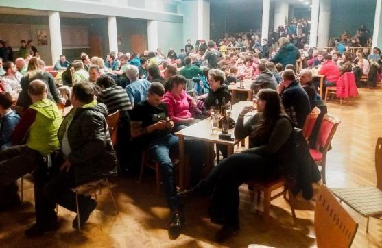 "Enduro démon" a Mistr ČR vyprodal sál v Pellyho domech v Polici nad Metují