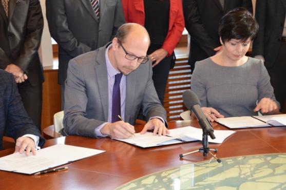 Koaliční dohoda je podepsaná. Hejtmanem by měl být Jiří Štěpán, v radě je i meziměstský Pavel Hečko