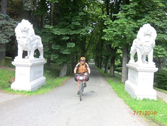 Šonovský starosta Vladimír Grusman absolvoval na kole extrémní non-stop ultramaraton