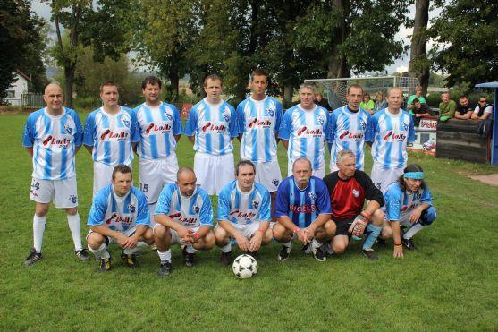 Tým fotbalových legend a herců Arabela pobavil broumovské publikum