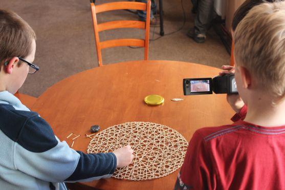 Filmaři během natáčení svačí a chodí na WC