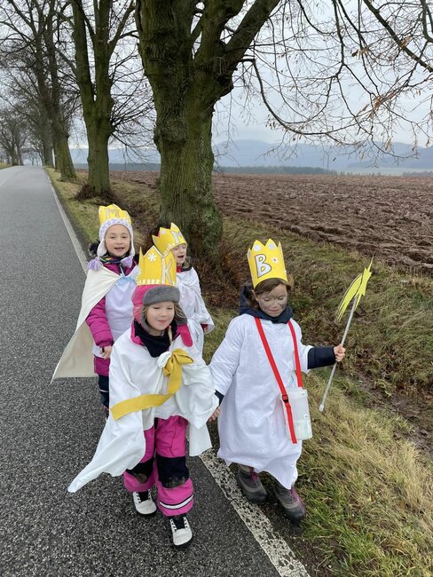 Sto padesát králů a královen