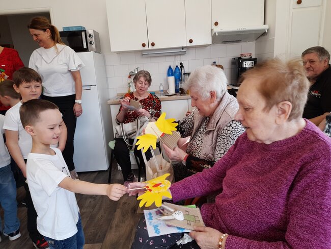 Přijít mezi lidi a obyčejně si popovídat