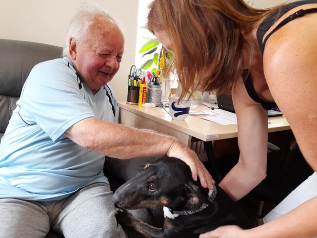 Přijít mezi lidi a obyčejně si popovídat