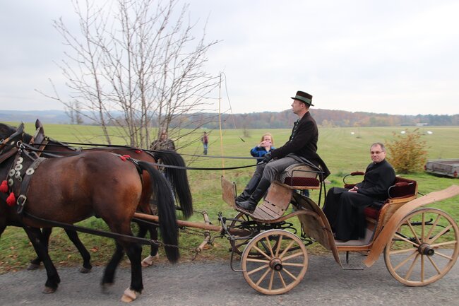 Heřmánkovice rozsvítila nově opravená kaple