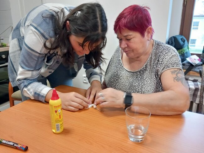 Studenti gymnázia začali s pravidelnými návštěvami ve stacionáři Stěnava