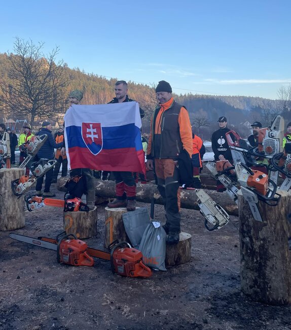 OBRAZEM: Titul Dřevorubce roku putuje na Slovensko
