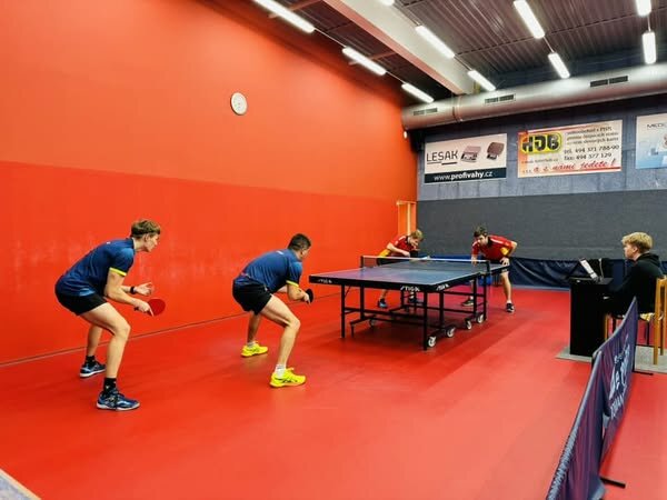 Stolní tenisté přivezli bronz z kraje