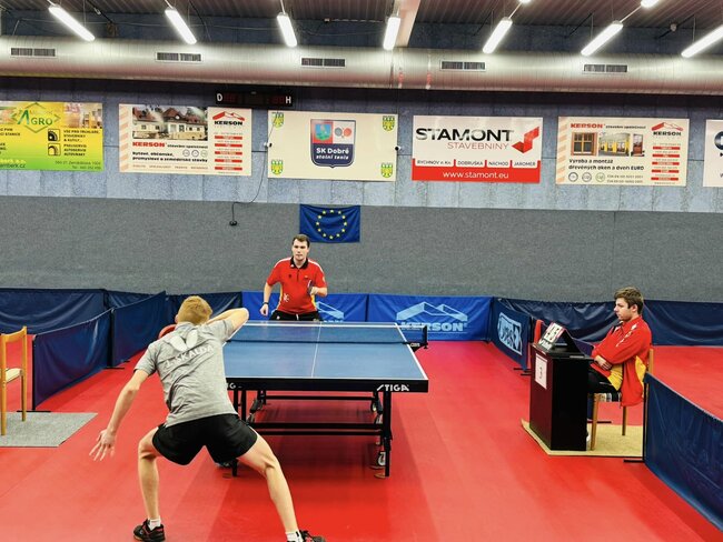 Stolní tenisté přivezli bronz z kraje