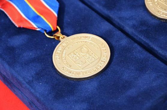 Den kraje představil a ocenil výjimečné osobnosti i zasloužilé příslušníky záchranných složek. Pamětní medaile hejtmana převzali i osobnosti z Broumovska 