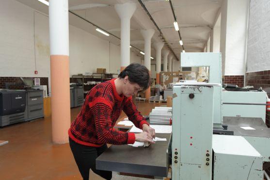 Tiskárna v Broumově zaměstnala další uchazečku se zdravotním postižením 