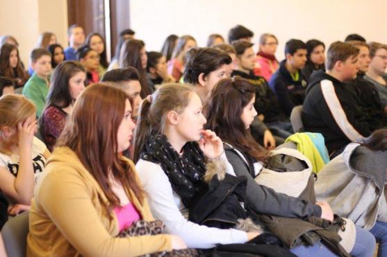 Patron dětí a triatlonista Tomáš Slavata besedoval v broumovském klášteře