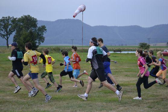 Na broumovském letišti se vzpomínalo a závodilo