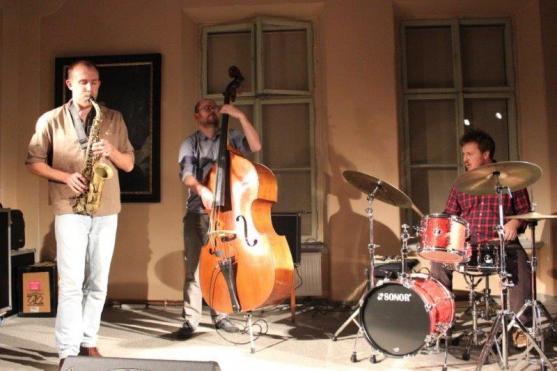 Mike Fletcher Trio: z britských pódií do broumovského kláštera 