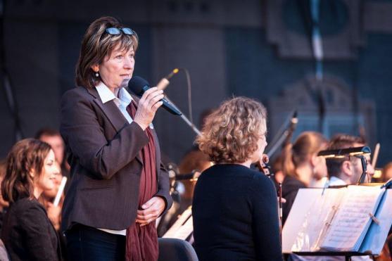 Hvězdy z PSO se snesly do klášterní zahrady. Vznikla tak neopakovatelná tradice venkovních charitativních koncertů 