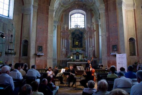 Koncertem ve Vižňově vstoupil festival Za poklady Broumovska do své druhé poloviny