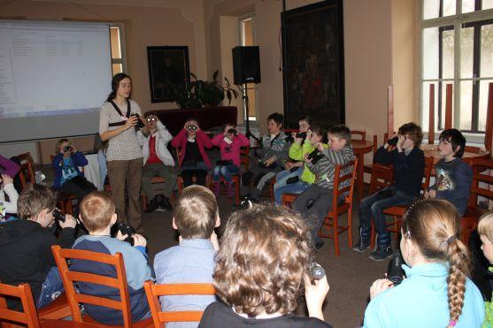 Děti se na chvíli staly dobrodruhy a prozkoumaly zimní Broumovsko skrytou kamerou