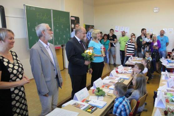 Prvňáčci zasedli do školních lavic