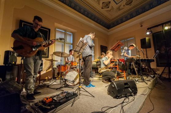 The Cupcake Collective předvedli v Kreslírně energickou show 