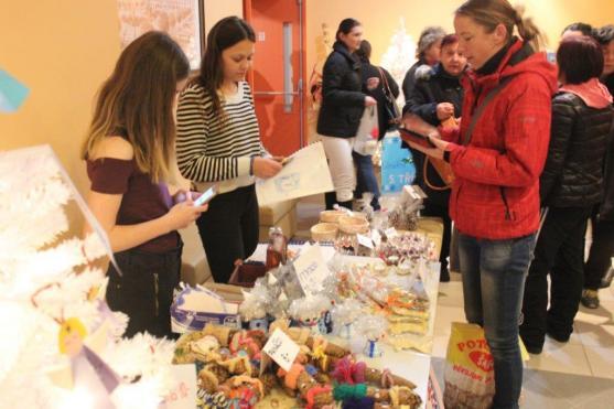 Broumovská Základní škola Hradební už deset let nacvičuje Vánoční ladění