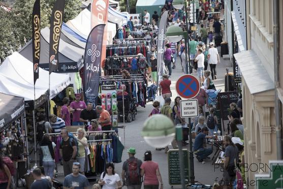Filmový horolezecký festival v Teplicích nad Metují přilákal do města tisíce návštěvníků