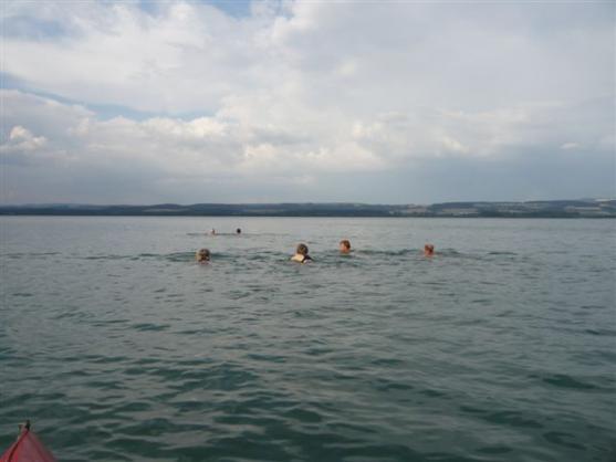 Poličáci už po deváté plavali přes Rozkoš
