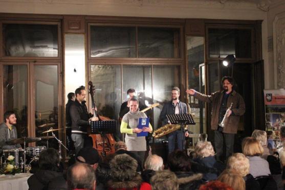 Benefiční večer v bývalé kavárně Café Herzog v Broumově provázel nebývalý zájem veřejnosti