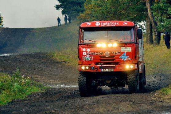 Závodní Tatra z jetřichovského Svoboda Tatra Teamu vyjela 3. místo na MT Rally Drawsko Pomorskie