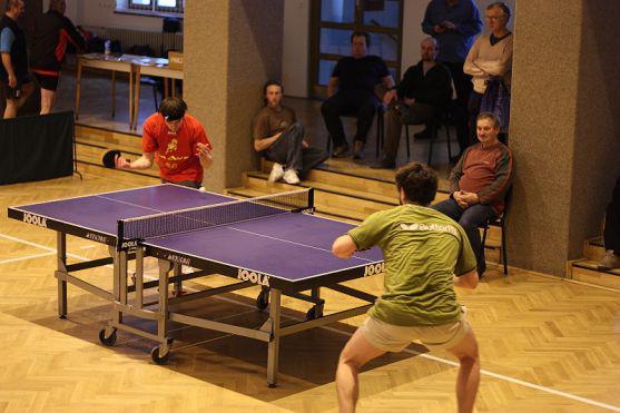 Neporažený Karel Gombarčík ml. se stal vítězem turnaje ve stolním tenise v Červeném Kostelci