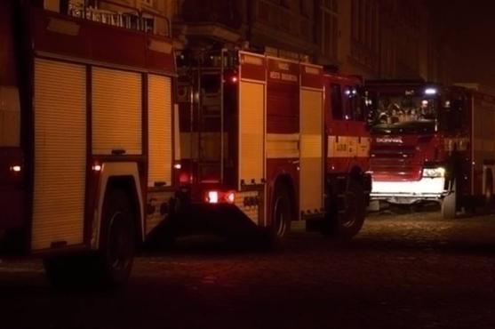Hasiči vyjeli k zakouřenému infocentru v Broumově. Nic zde však nehořelo