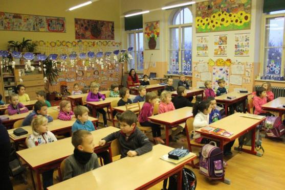 Budoucí prvňáčci si zvykali na školní lavice na Základní škole Hradební v Broumově