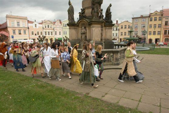 Studenti gymnázia v Broumově zvou na hudební festival Gymplfest, který si sami organizují 