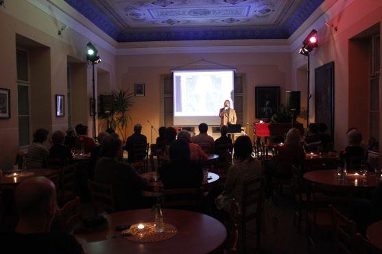 Klub ArtCafé uvedl hraběte Šporka, baroko a písně rozverné 