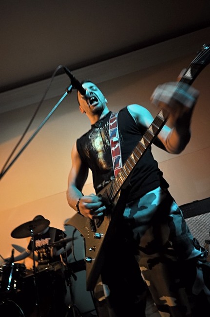 Na festivalu miniRockTrencle debutovala broumovská kapela Hellmania 