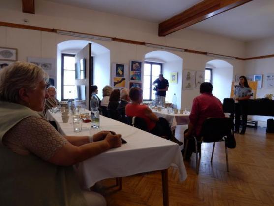 Broumovští senioři se zúčastnili přednášky Naučte se říci podvodníkům NE! Buďte obezřetní!