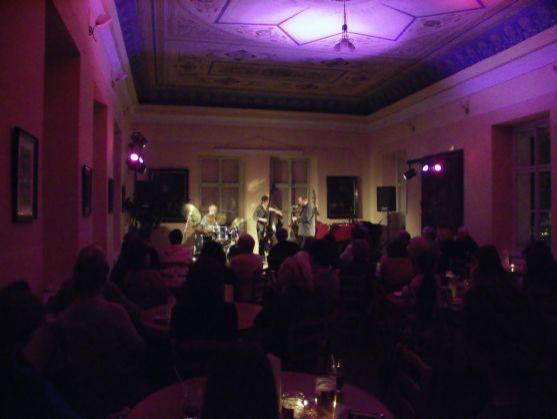 V klášterní Kreslírně se konal první letošní live jazzový večer v ArtCafé 