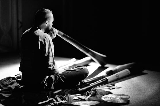 Broumovské divadlo se proměnilo v domorodou Austrálii 