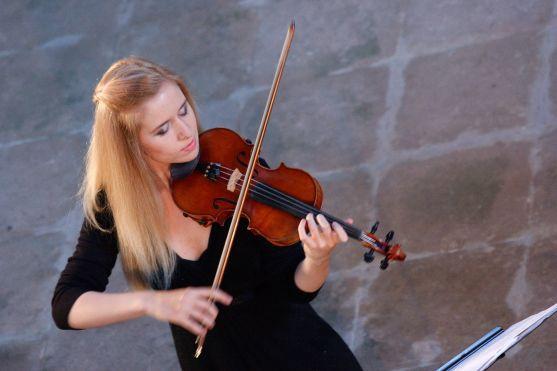 Houslistka Julie Svěcená zaplnila kostel sv. Anny ve Vižňově 