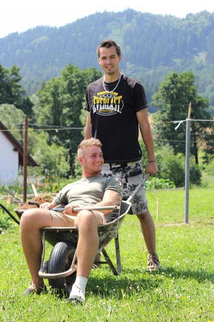 Na Broumovsku skončil SummerJob. Dobrovolníci pomohli stovkám lidí 